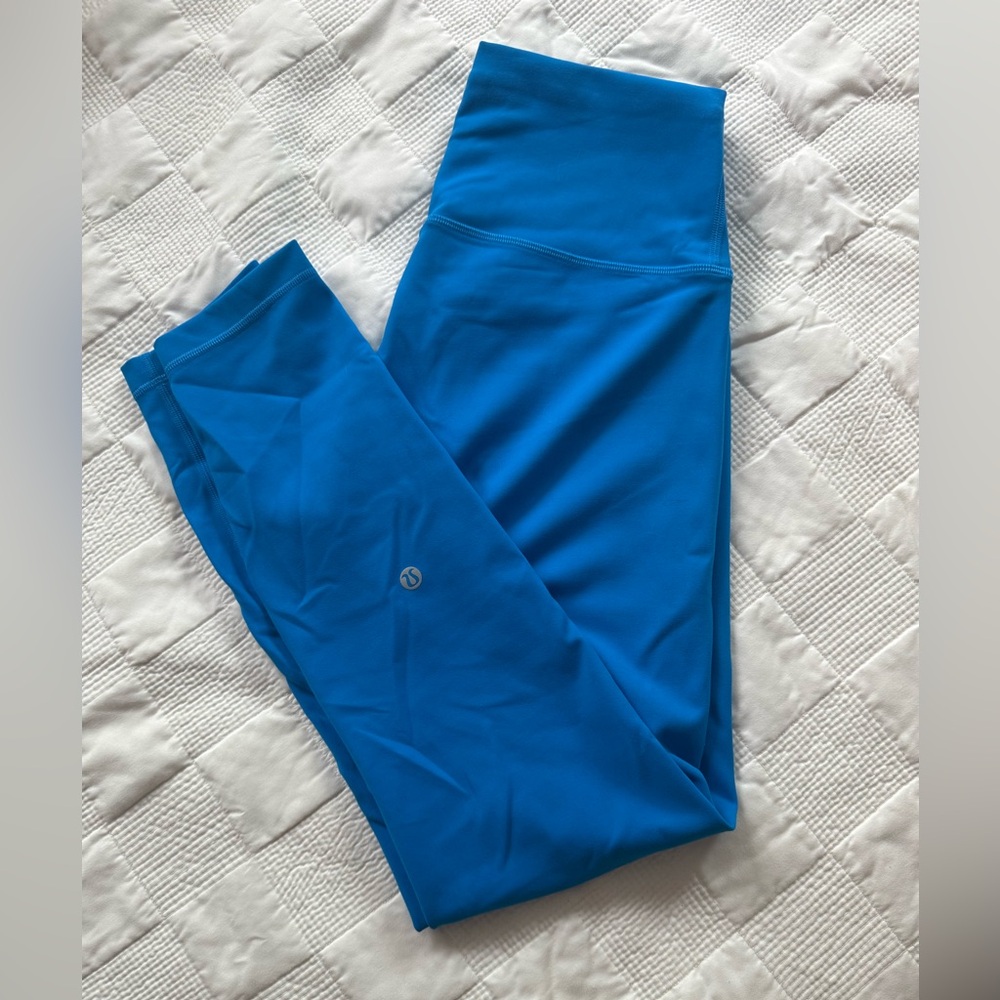 Lululemon Wunder Train HR Tight 25”
color: poolside blue
size: 8
